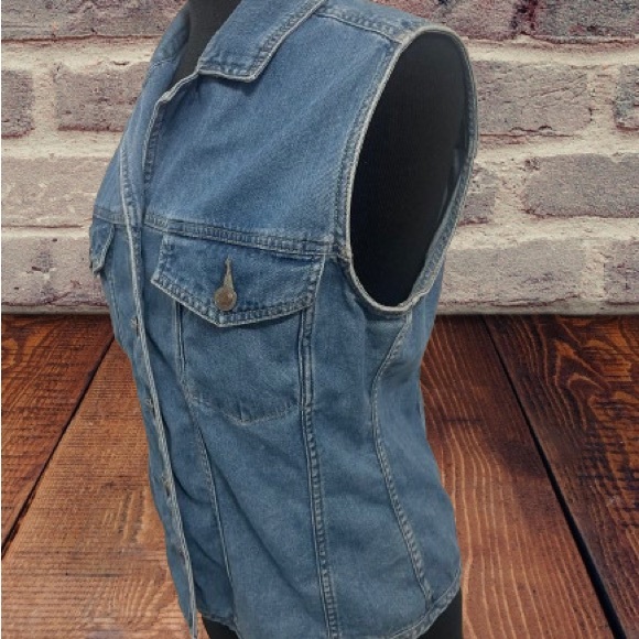 Vintage women’s St. John’s Bay denim collection jean vest size medium - Picture 3 of 6
